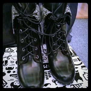 Patent leather Woman Cuff Boot